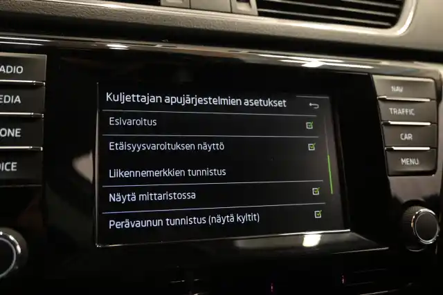 Punainen Farmari, Skoda Superb – LNL-415