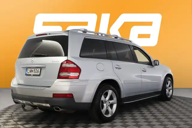Hopea Maastoauto, Mercedes-Benz GL – LNM-506