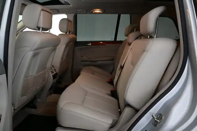 Hopea Maastoauto, Mercedes-Benz GL – LNM-506
