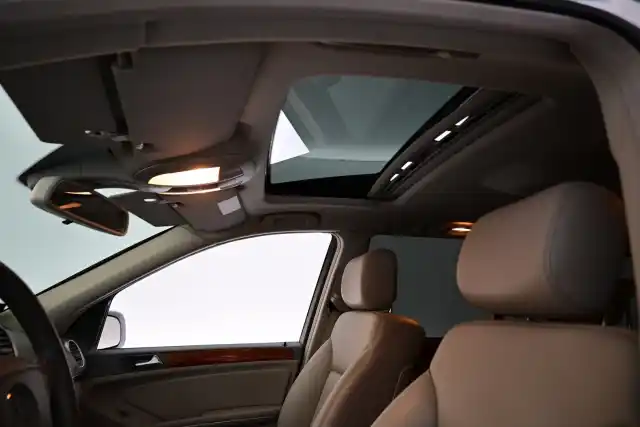 Hopea Maastoauto, Mercedes-Benz GL – LNM-506