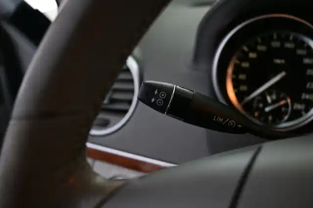 Hopea Maastoauto, Mercedes-Benz GL – LNM-506