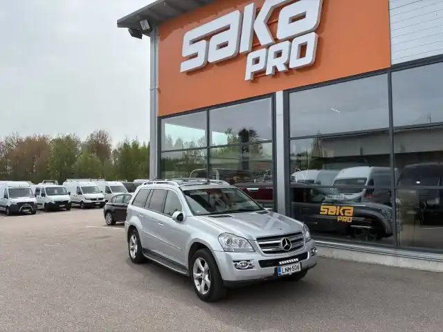 Hopea Maastoauto, Mercedes-Benz GL – LNM-506