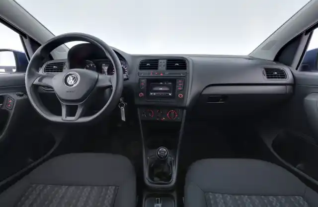 Sininen Viistoperä, Volkswagen Polo – LNM-975