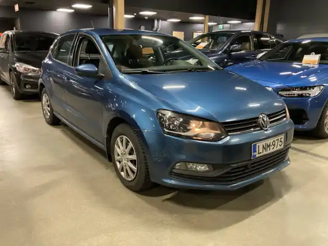 Sininen Viistoperä, Volkswagen Polo – LNM-975