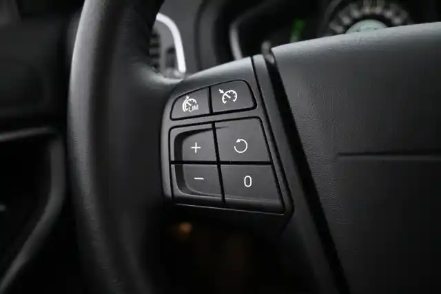 Ruskea Viistoperä, Volvo V40 – LNN-952