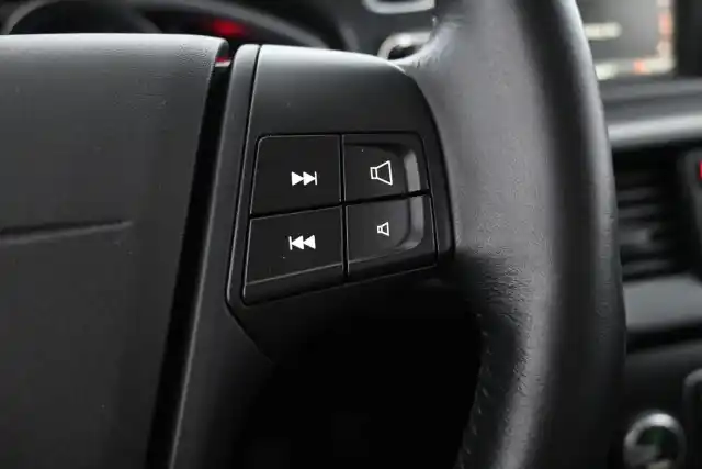 Ruskea Viistoperä, Volvo V40 – LNN-952