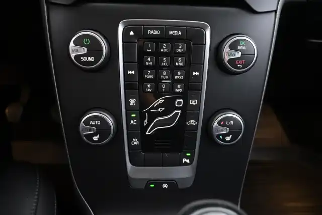 Ruskea Viistoperä, Volvo V40 – LNN-952