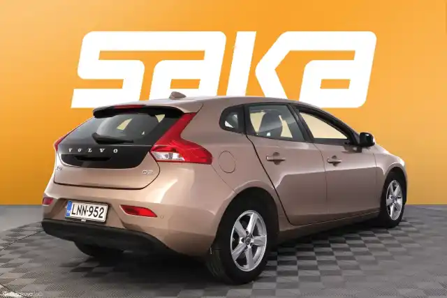 Ruskea Viistoperä, Volvo V40 – LNN-952