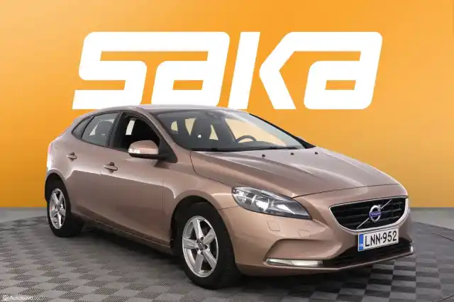 Ruskea Viistoperä, Volvo V40 – LNN-952