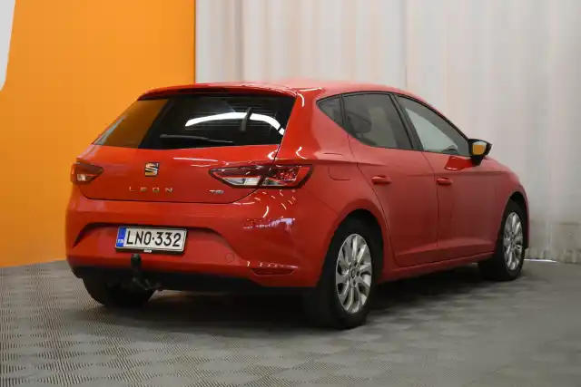 Punainen Viistoperä, Seat Leon – LNO-332