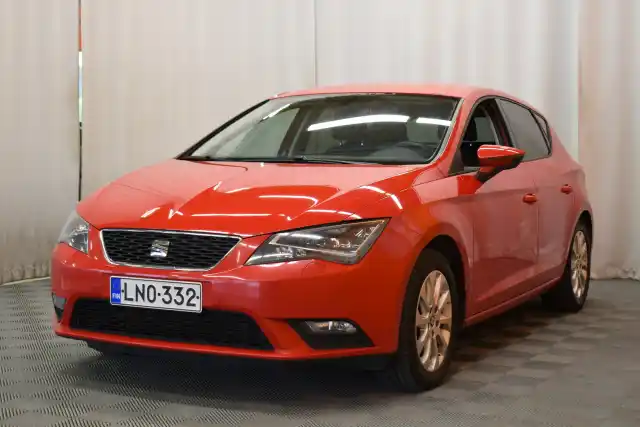 Punainen Viistoperä, Seat Leon – LNO-332