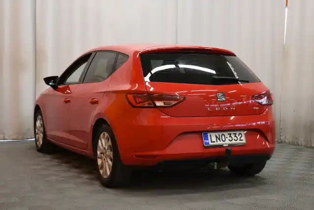 Punainen Viistoperä, Seat Leon – LNO-332