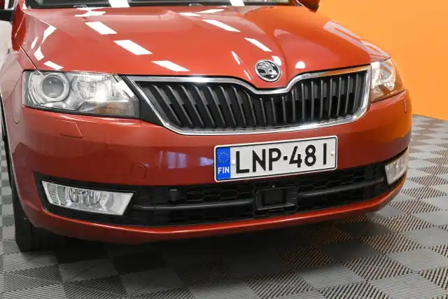 Punainen Viistoperä, Skoda Rapid – LNP-481