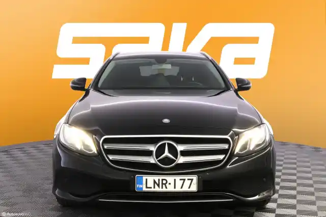 Musta Farmari, Mercedes-Benz E – LNR-177