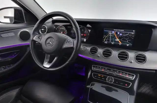 Musta Farmari, Mercedes-Benz E – LNR-177