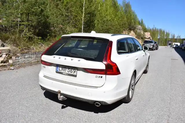 Valkoinen Farmari, Volvo V90 – LNR-369