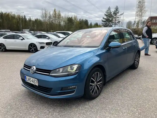 Sininen Viistoperä, Volkswagen Golf – LNS-457
