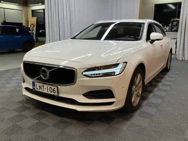 Valkoinen Farmari, Volvo V90 – LNT-106