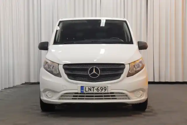 Valkoinen Pakettiauto, Mercedes-Benz Vito – LNT-699