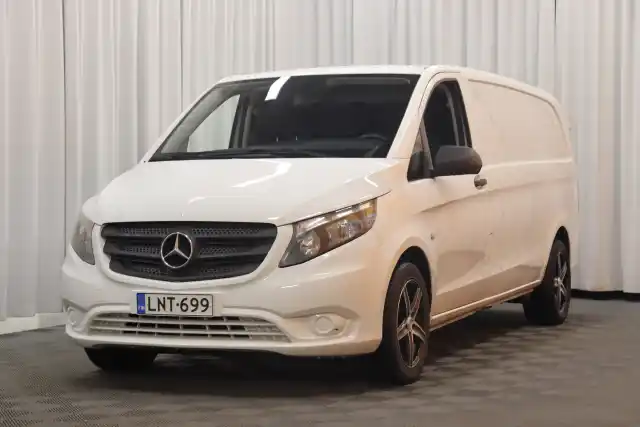 Valkoinen Pakettiauto, Mercedes-Benz Vito – LNT-699