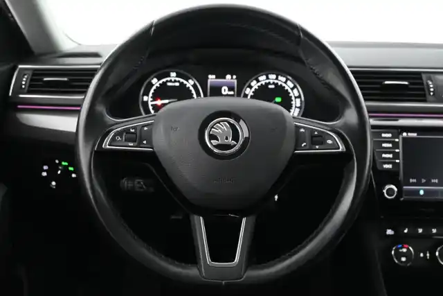 Beige Farmari, Skoda Superb – LNT-922