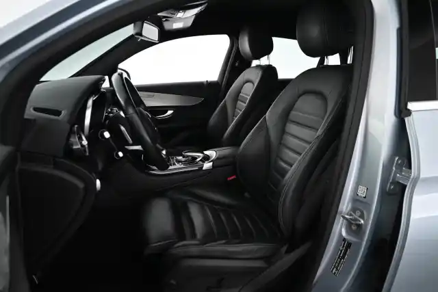 Harmaa Maastoauto, Mercedes-Benz GLC – LNU-352