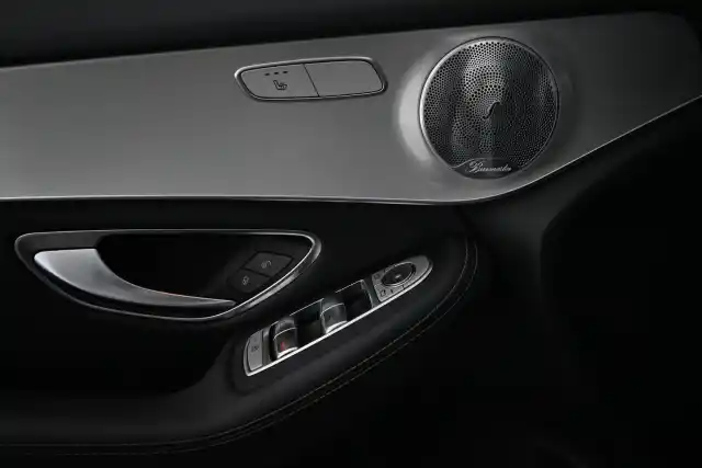 Harmaa Maastoauto, Mercedes-Benz GLC – LNU-352
