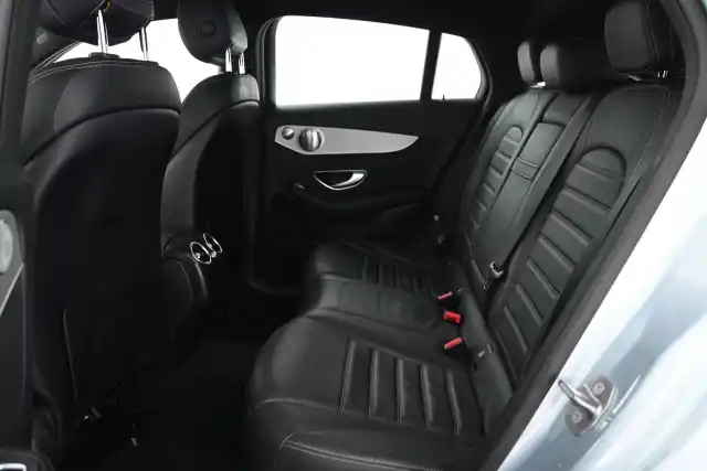 Harmaa Maastoauto, Mercedes-Benz GLC – LNU-352