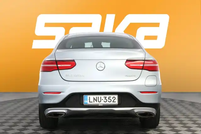 Harmaa Maastoauto, Mercedes-Benz GLC – LNU-352