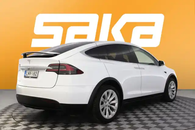 Valkoinen Maastoauto, Tesla Model X – LNV-162