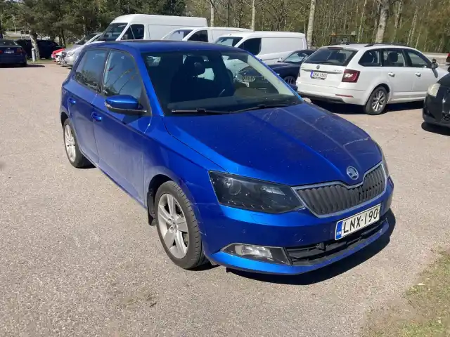Sininen Viistoperä, Skoda Fabia – LNX-190