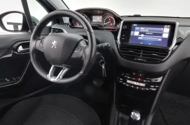 Sininen Viistoperä, Peugeot 208 – LNX-310