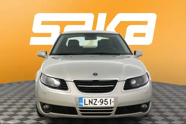 Harmaa Sedan, Saab 9-5 – LNZ-951