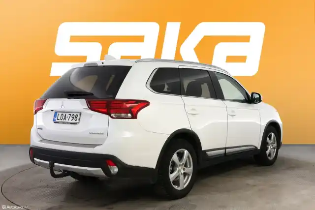 Valkoinen Maastoauto, Mitsubishi Outlander – LOA-798