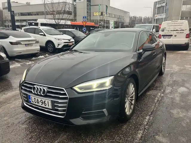 Musta Viistoperä, Audi A5 – LOA-961