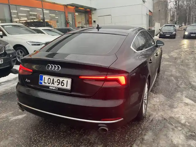 Musta Viistoperä, Audi A5 – LOA-961