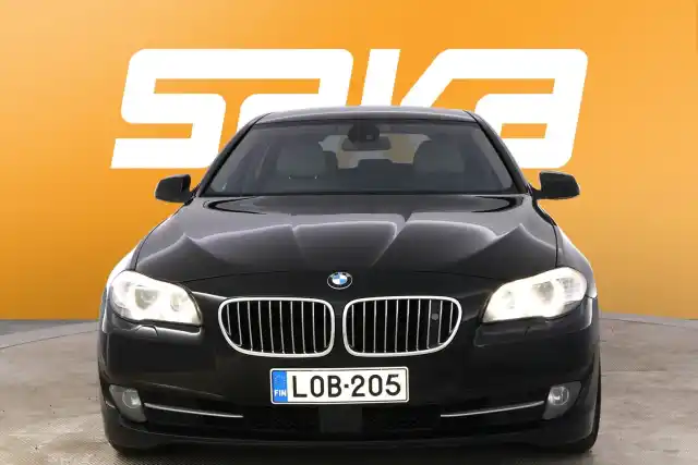 Musta Farmari, BMW 530 – LOB-205