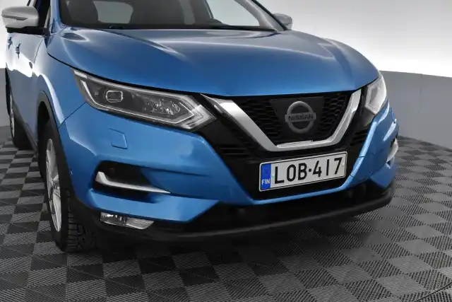 Sininen Maastoauto, Nissan Qashqai – LOB-417