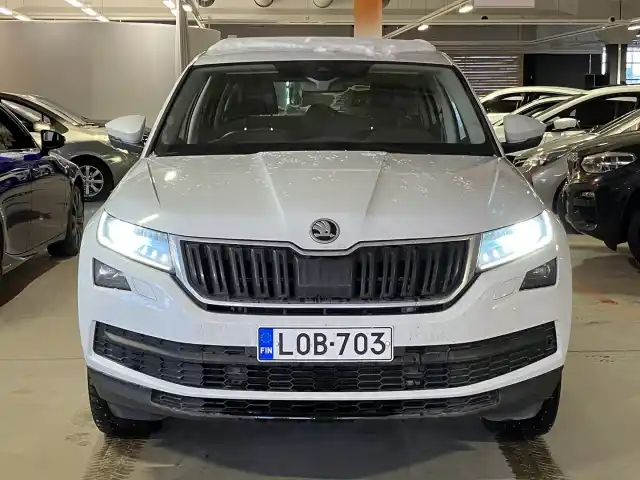 Valkoinen Maastoauto, Skoda Kodiaq – LOB-703