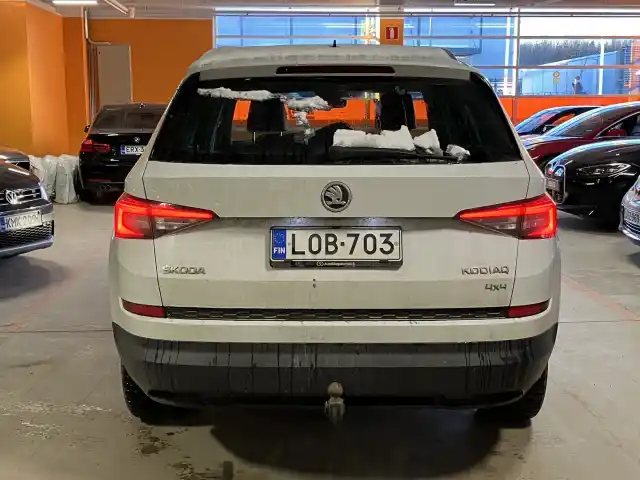 Valkoinen Maastoauto, Skoda Kodiaq – LOB-703