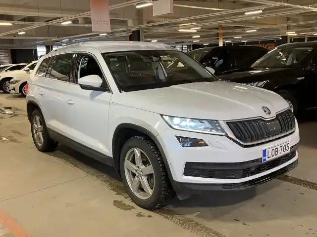 Valkoinen Maastoauto, Skoda Kodiaq – LOB-703