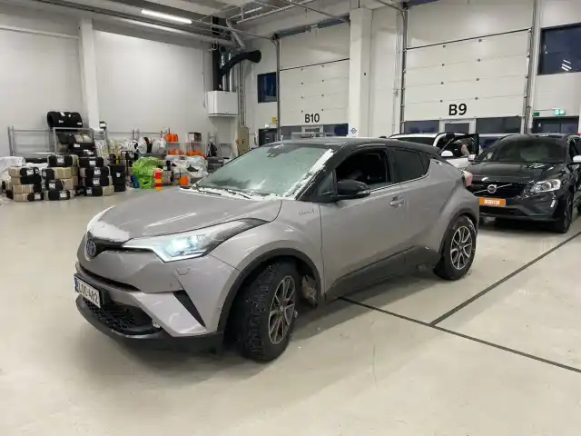 Hopea Maastoauto, Toyota C-HR – LOC-482