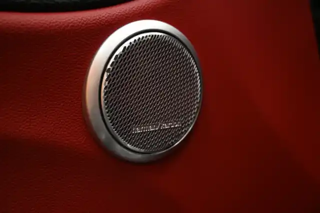 Musta Sedan, Alfa Romeo Giulia – LOE-461