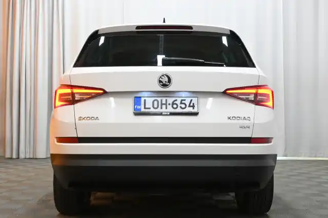 Valkoinen Maastoauto, Skoda Kodiaq – LOH-654