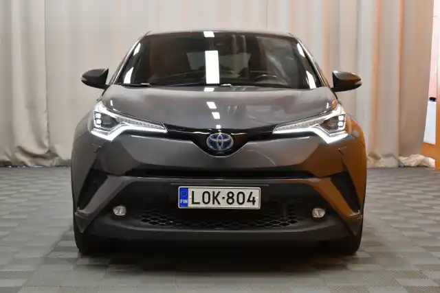 Harmaa Maastoauto, Toyota C-HR – LOK-804