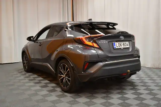 Harmaa Maastoauto, Toyota C-HR – LOK-804