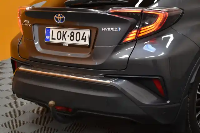 Harmaa Maastoauto, Toyota C-HR – LOK-804