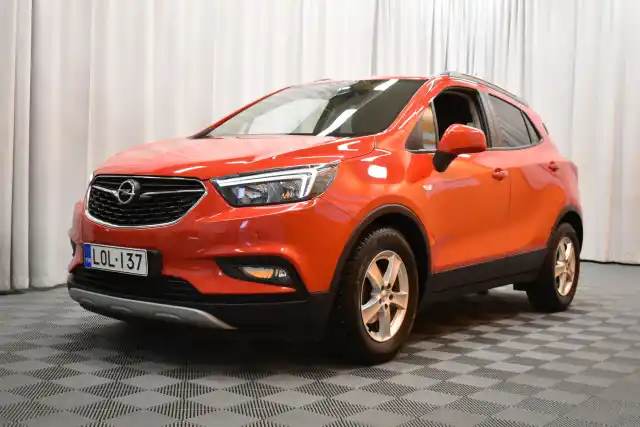 Punainen Maastoauto, Opel Mokka – LOL-137