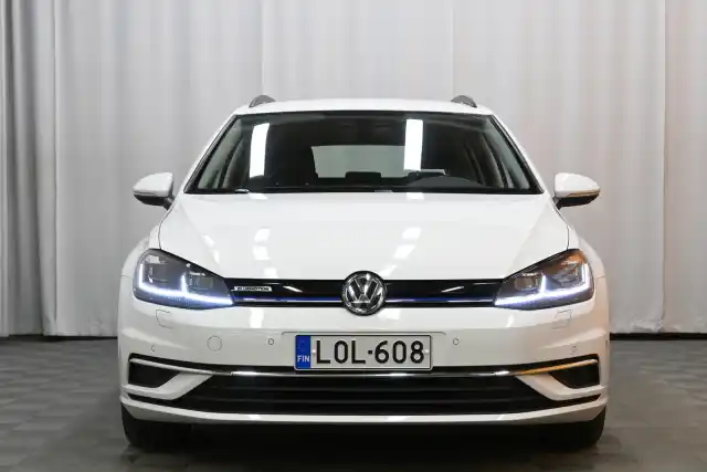 Valkoinen Farmari, Volkswagen Golf – LOL-608