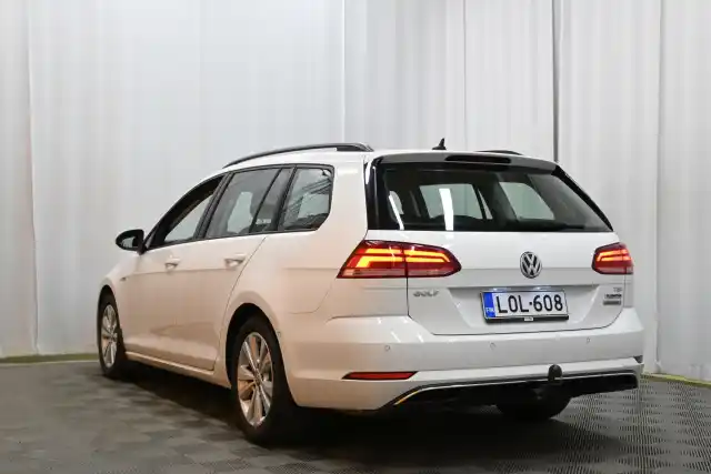 Valkoinen Farmari, Volkswagen Golf – LOL-608